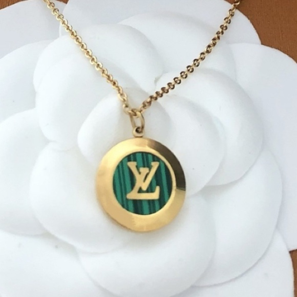 Fashion necklace